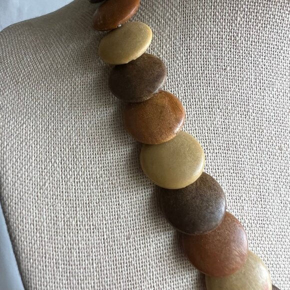 Vintage Wooden Saucer Disc Shape Beaded Boho 70s Style Costume Estate Necklace - Picture 6 of 9
